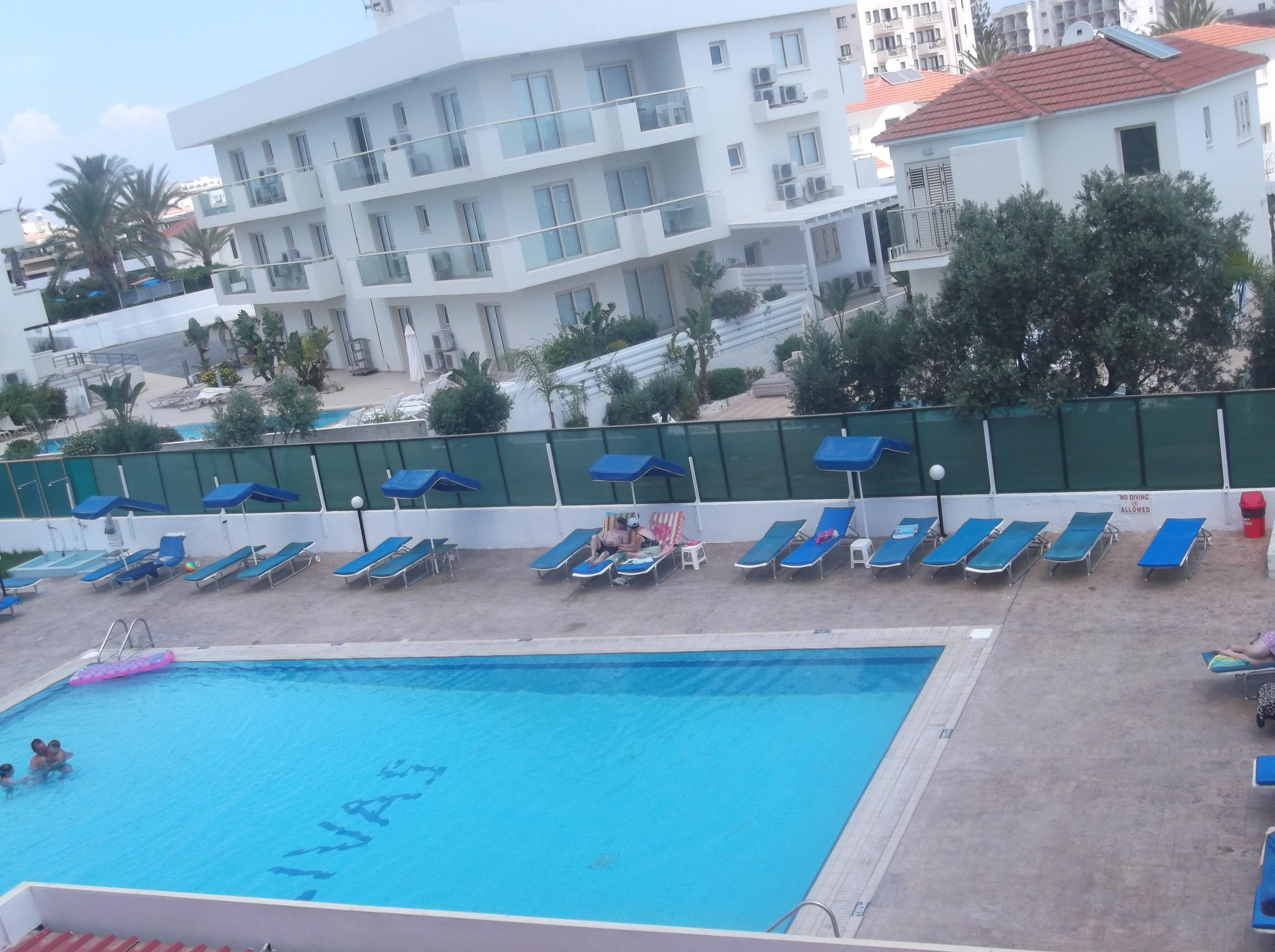 Livas Hotel Apartments Pernera Kültér fotó