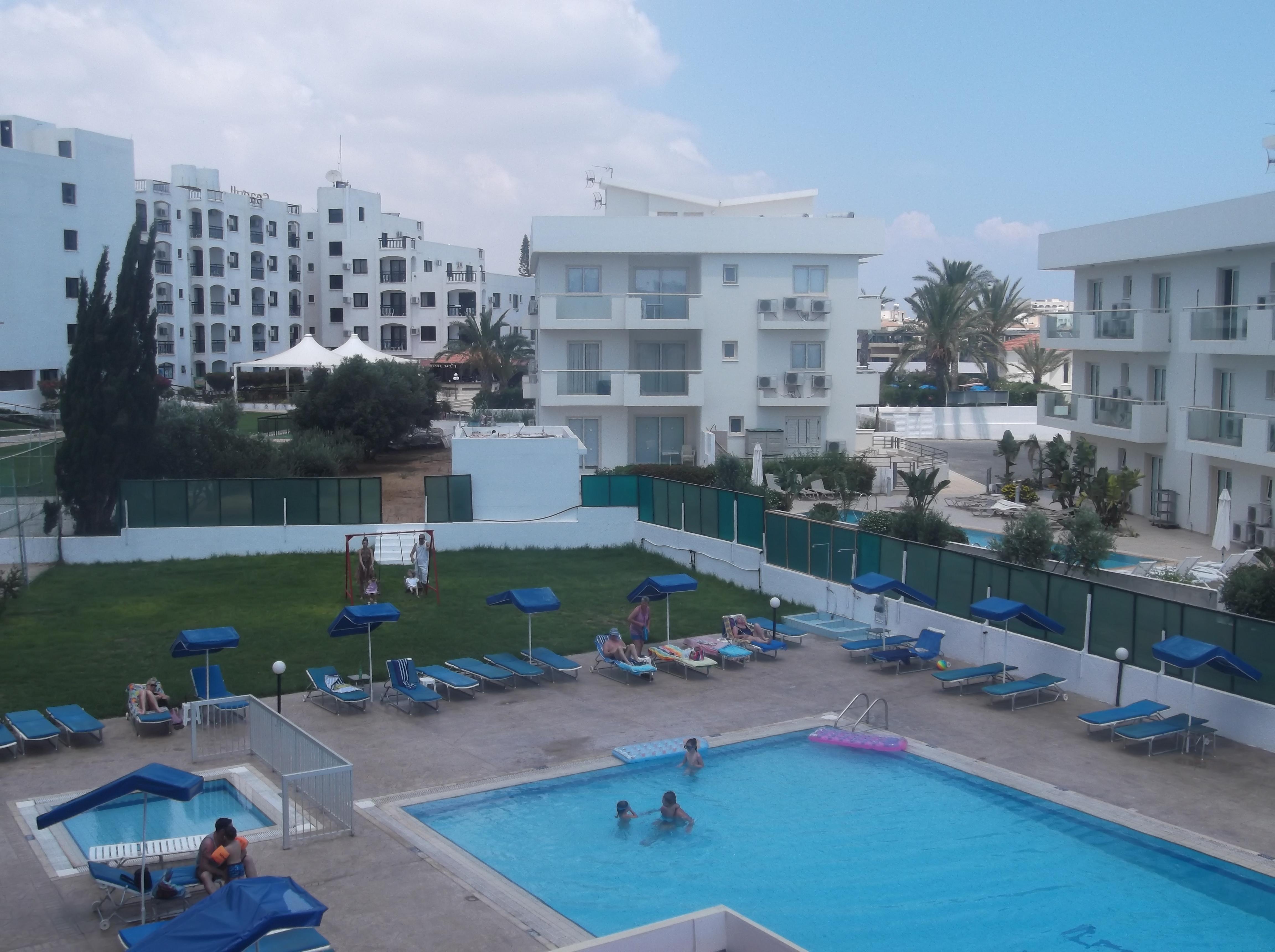 Livas Hotel Apartments Pernera Kültér fotó